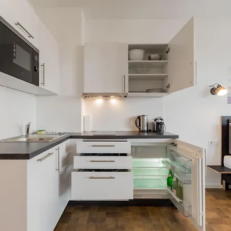 Nena Hermannplatz 3*