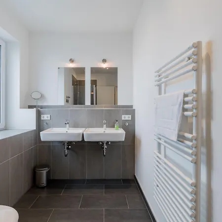 Nena Hermannplatz Aparthotel Berlino