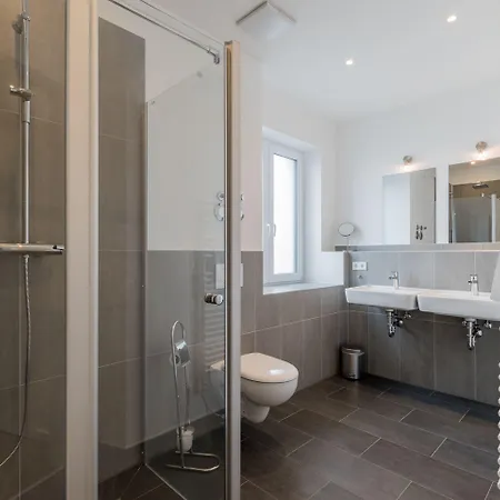 Nena Hermannplatz Aparthotel