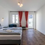 Nena Hermannplatz Apart-hotel
