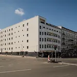 Nena Hermannplatz 3* برلين