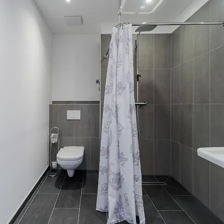 Nena Hermannplatz Apart Otel Berlin