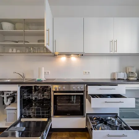 Apart Otel Nena Hermannplatz 3*