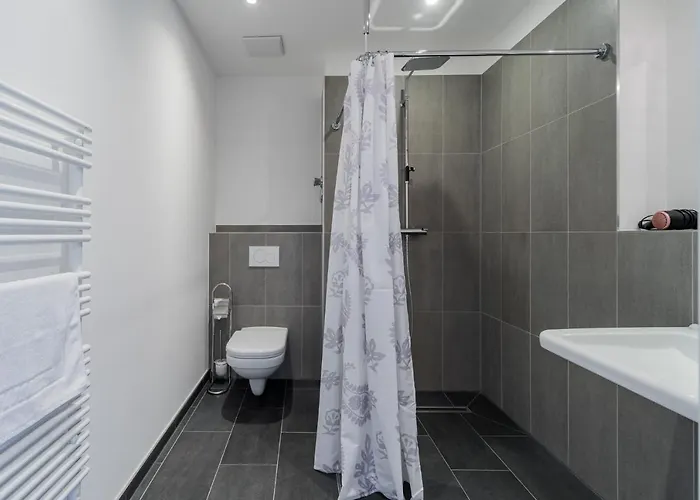 Nena Hermannplatz Lägenhetshotell Berlin