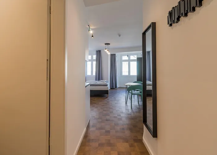 Nena Hermannplatz 3*