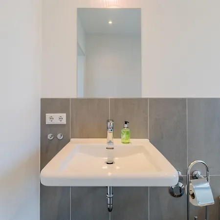 Apart Otel Nena Hermannplatz By Lesa