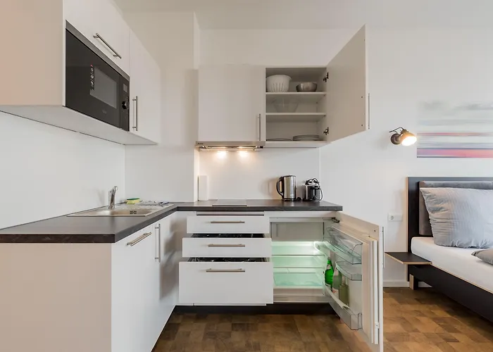 Nena Hermannplatz 3*