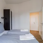 Nena Hermannplatz 3*