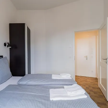 Nena Hermannplatz By Lesa 3*