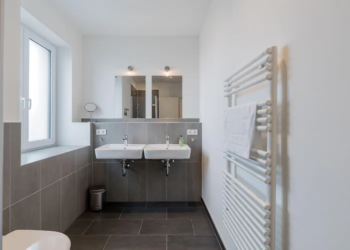 Nena Hermannplatz Lägenhetshotell Berlin